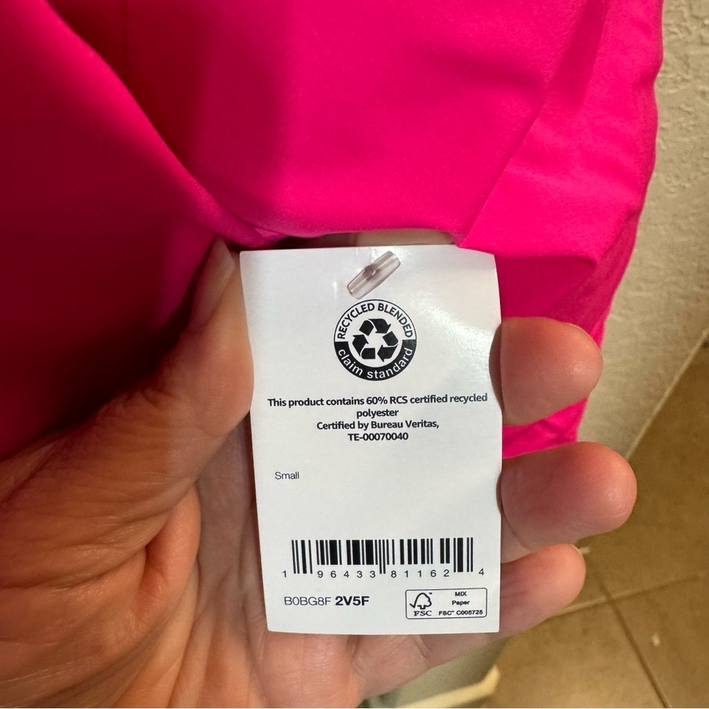 Amazon Essentials Women's Short Waisted Puffer Hooded Jacket Size Small - Pink - Picture 6 of 6